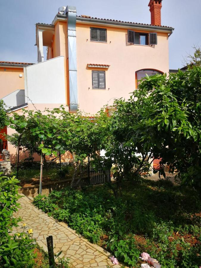 Apartment Dalmatini Tar-Vabriga Eksteriør billede
