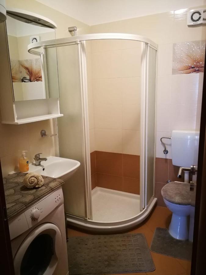 Apartment Dalmatini Tar-Vabriga Eksteriør billede
