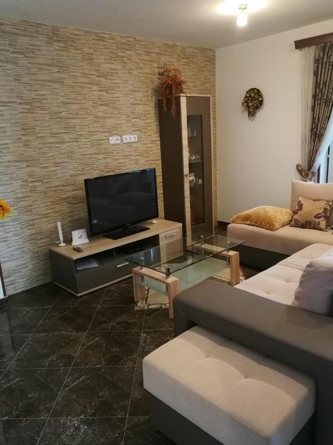 Apartment Dalmatini Tar-Vabriga Eksteriør billede