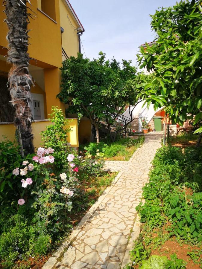 Apartment Dalmatini Tar-Vabriga Eksteriør billede